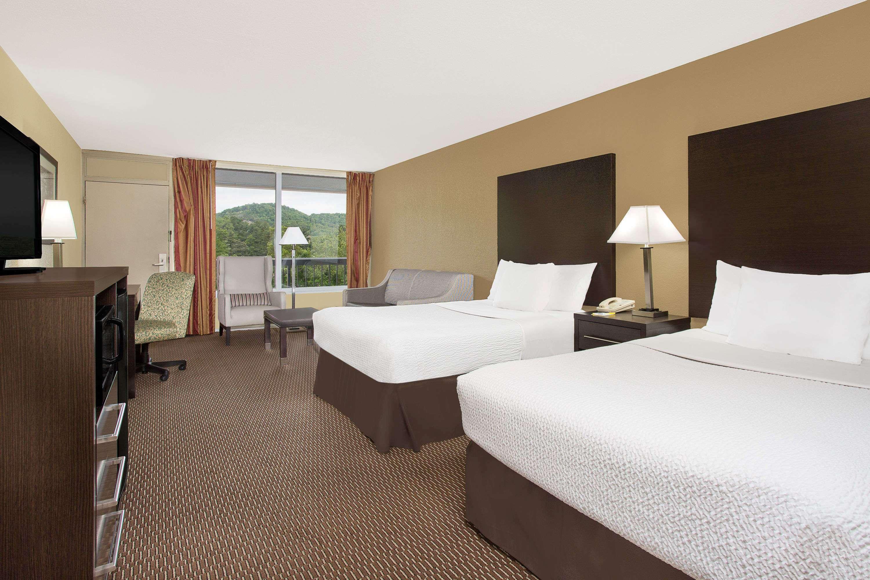 Days Inn By Wyndham Asheville/Mall Zewnętrze zdjęcie