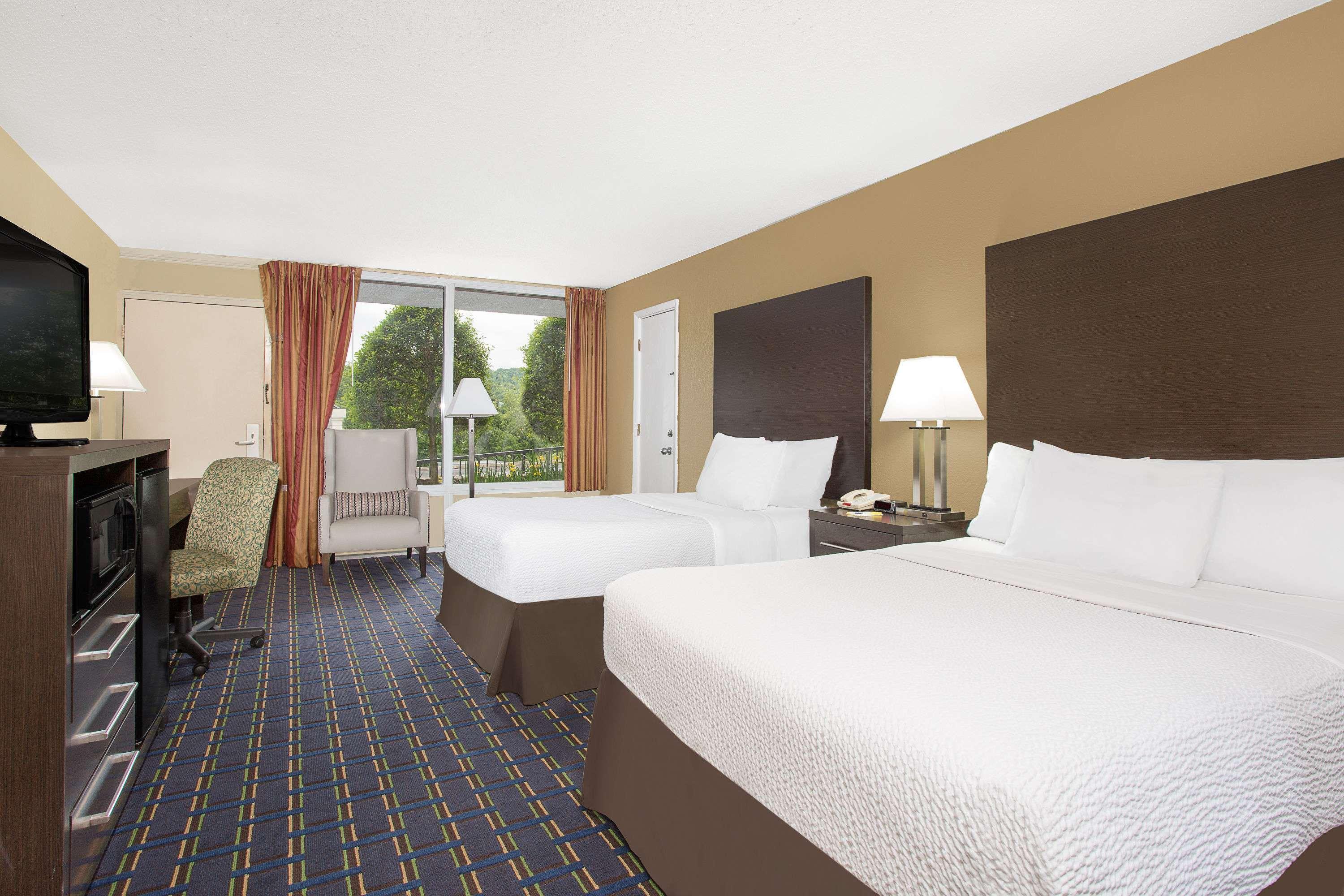 Days Inn By Wyndham Asheville/Mall Zewnętrze zdjęcie