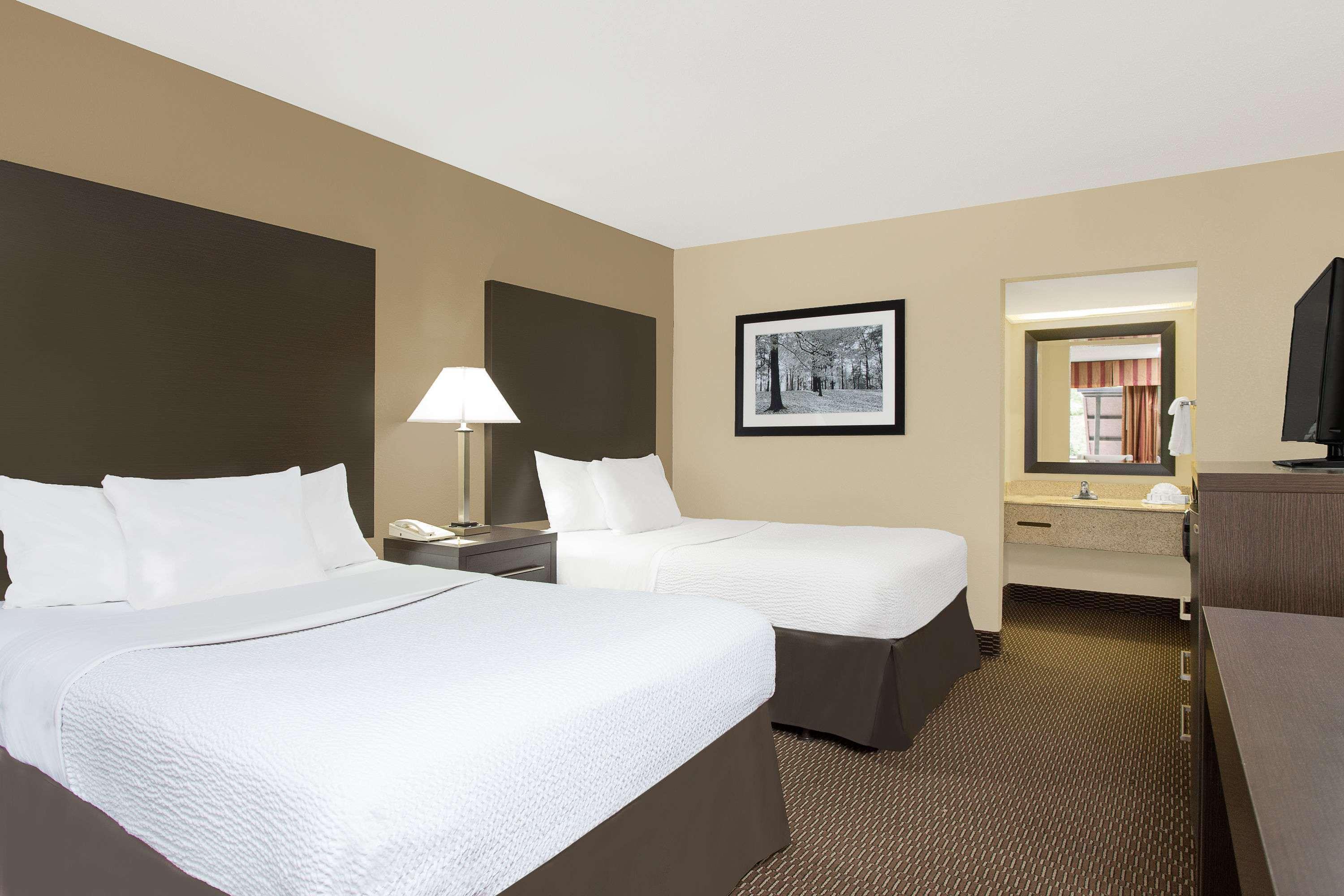 Days Inn By Wyndham Asheville/Mall Zewnętrze zdjęcie