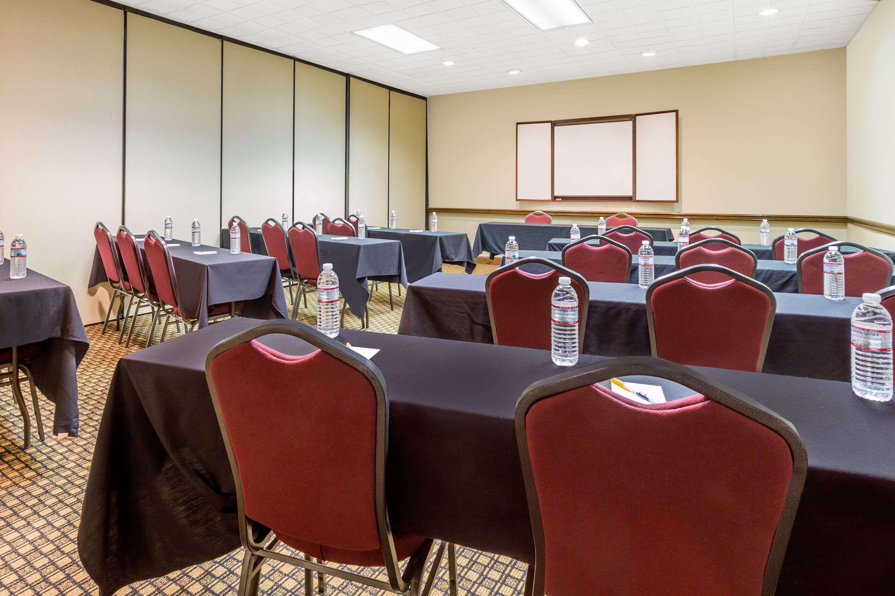 Days Inn By Wyndham Asheville/Mall Zewnętrze zdjęcie