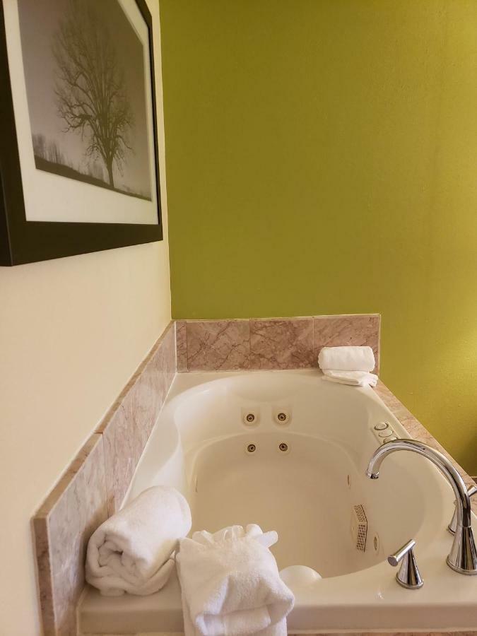 Days Inn By Wyndham Asheville/Mall Zewnętrze zdjęcie