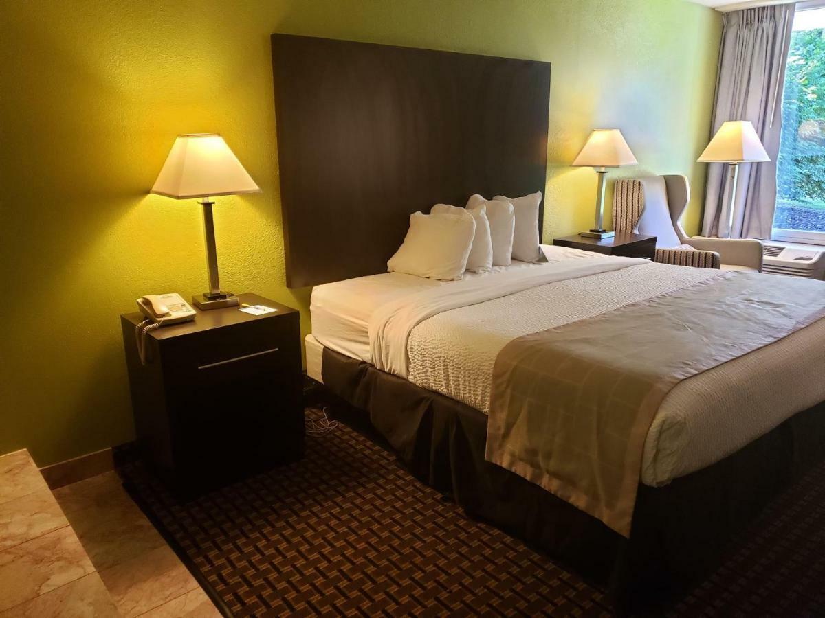 Days Inn By Wyndham Asheville/Mall Zewnętrze zdjęcie