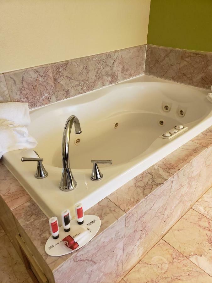 Days Inn By Wyndham Asheville/Mall Zewnętrze zdjęcie